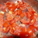 Tomaten zugeben